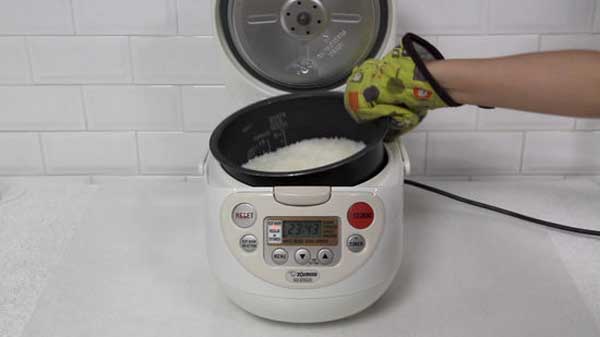 How to cook long grain rice in a rice cooker