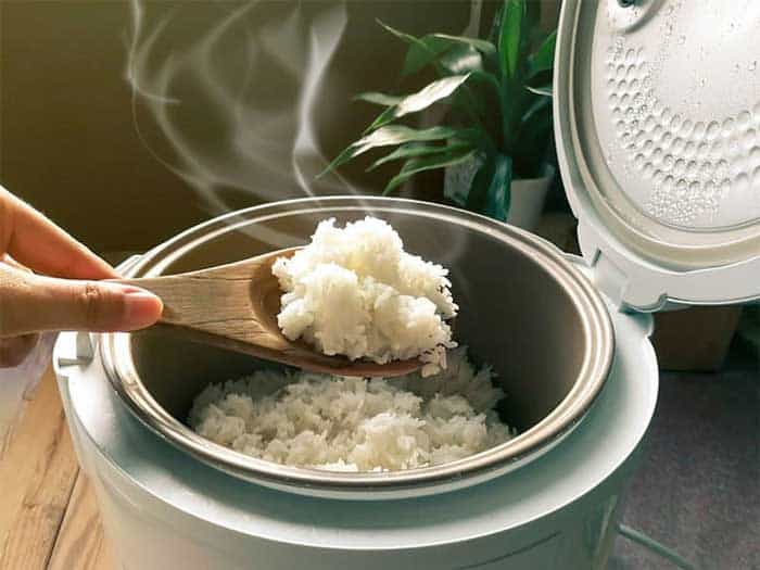 Is cooking raw meat in a rice cooker safe